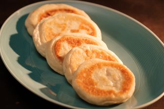 Hotteok (Pfannkuchen mit Zimt-Nussfüllung)