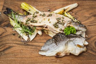 Forelle auf der Zitrone