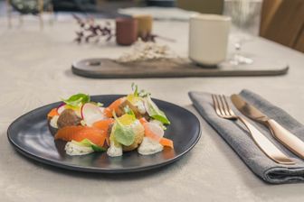 Ofenerdäpfel mit gebeiztem Lachs Sauerrahm und Kaviar