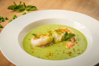 Erbsen-Minze-Suppe mit Seawater-Garnelen