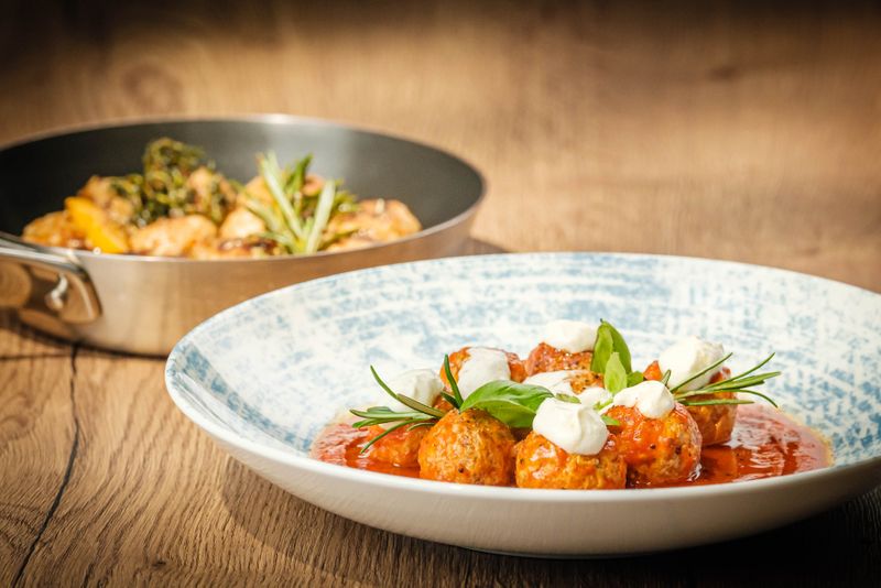 Kalbsköfte in Tomatensauce