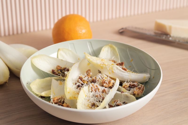 Chicorée mit Orangen, Walnüssen und Parmesan