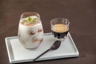 Veganer Birnenstreusel im Glas