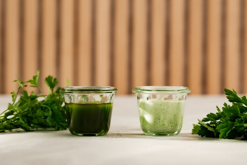 Petersilienöl und Petersiliendressing