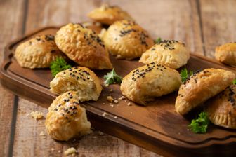 Tiropitakia Kourou (Käse-Teigtaschen)