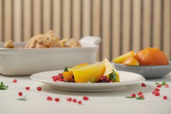 Goldrübe im Salzmantel mit Belugalinsen