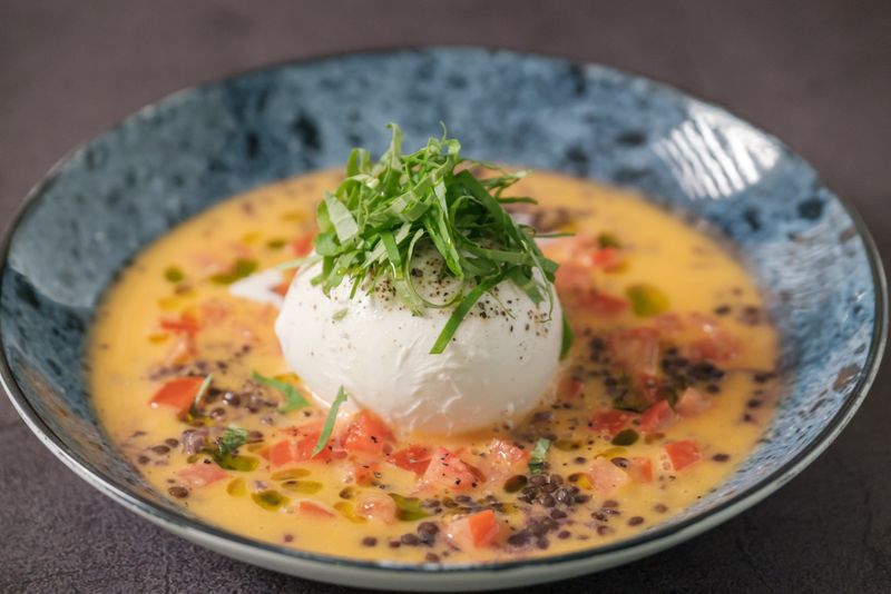 Linsensalat mit Tomatenvinaigrette und Büffelmozzarella