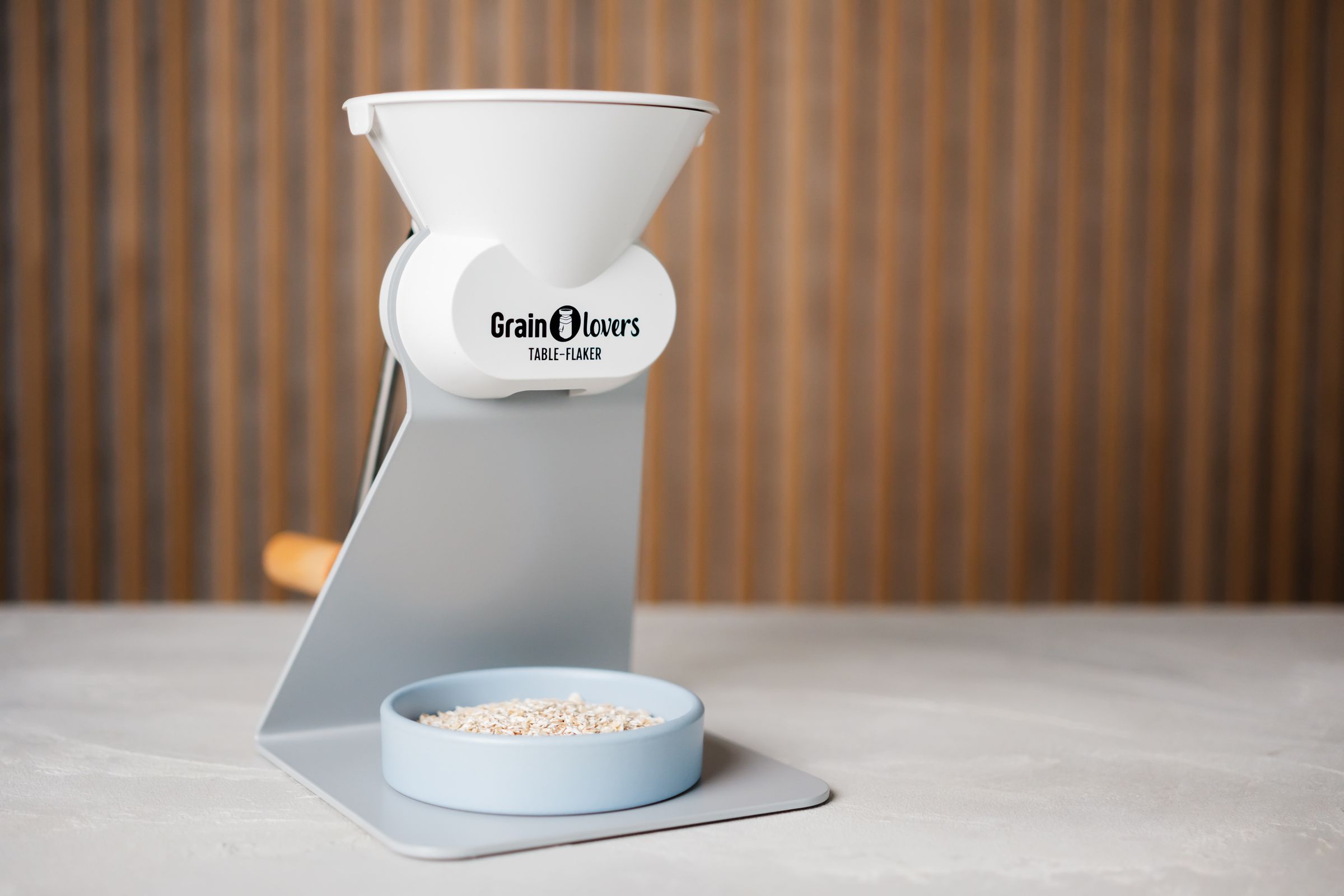 Produktfoto von Frisch geflocktes Müsli am Morgen