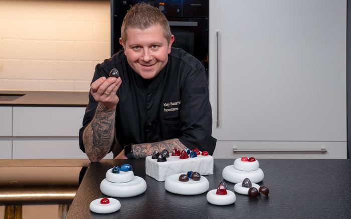 Glänzende Pralinen mit Patissier Kay Baumgardt